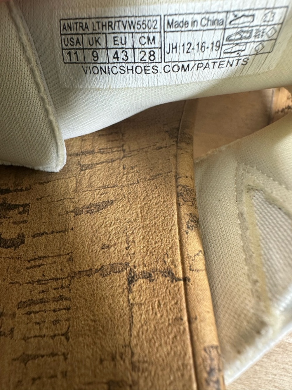 Vionic Anitra White Laser-Cut Thong Cork Wedge Sandals Women’s Size 11 - Picture 8 of 8